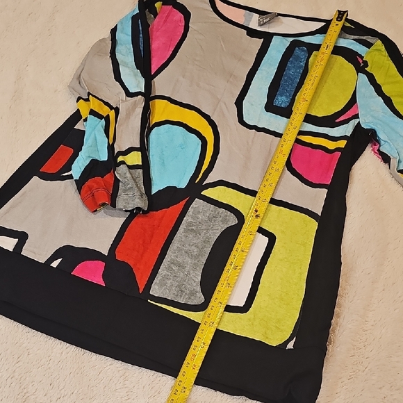 Colorful Geometric Long Sleeve Top - Picture 4 of 8